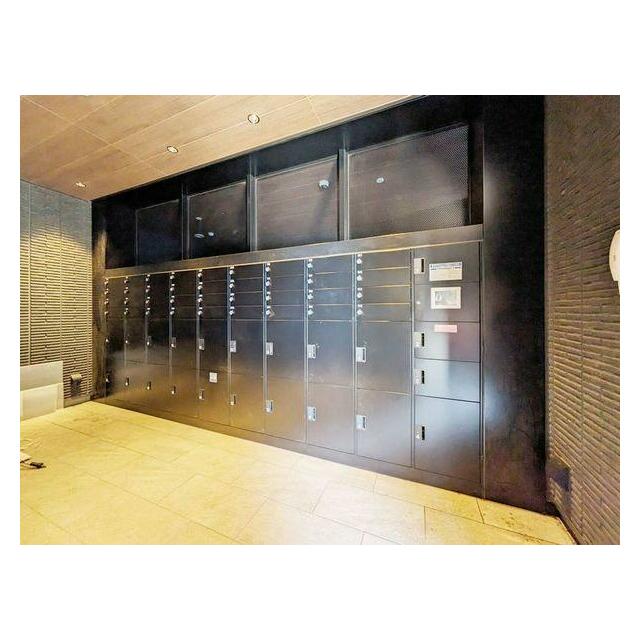 【宅配ボックス】宅配ボックスもございます。不在時でも安心してお荷物を受け取ることが可能です。