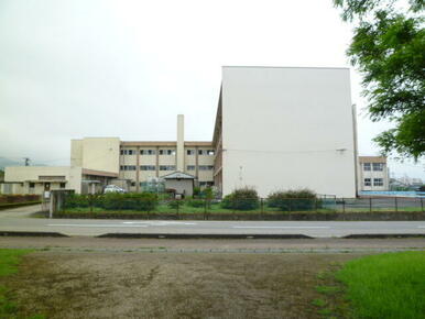 井波小学校