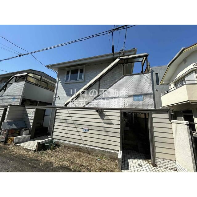 周辺は閑静な住宅街ですので落ち着いた住環境です！