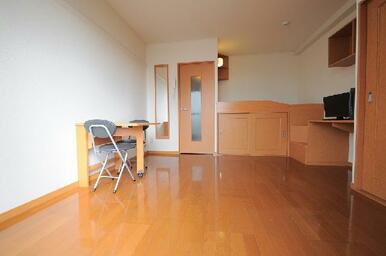 ※同タイプのお部屋の写真です（1階フローリング）