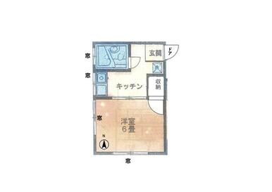 フローリングのお部屋で、角部屋、窓が多いお部屋です。