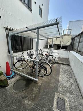 雨の日でも安心☆屋根付の駐輪場です☆