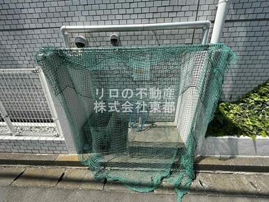 敷地内ゴミ置き場有☆朝の忙しいときに便利ですね☆