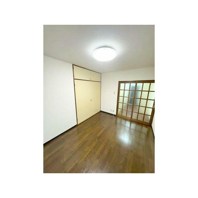 収納付の居室※居室照明は残置物