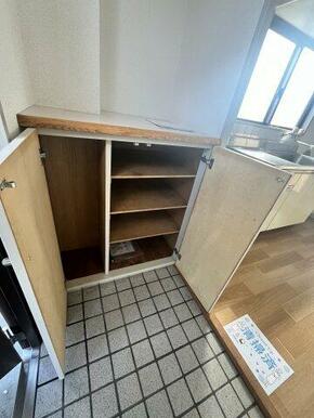 シューズボックス