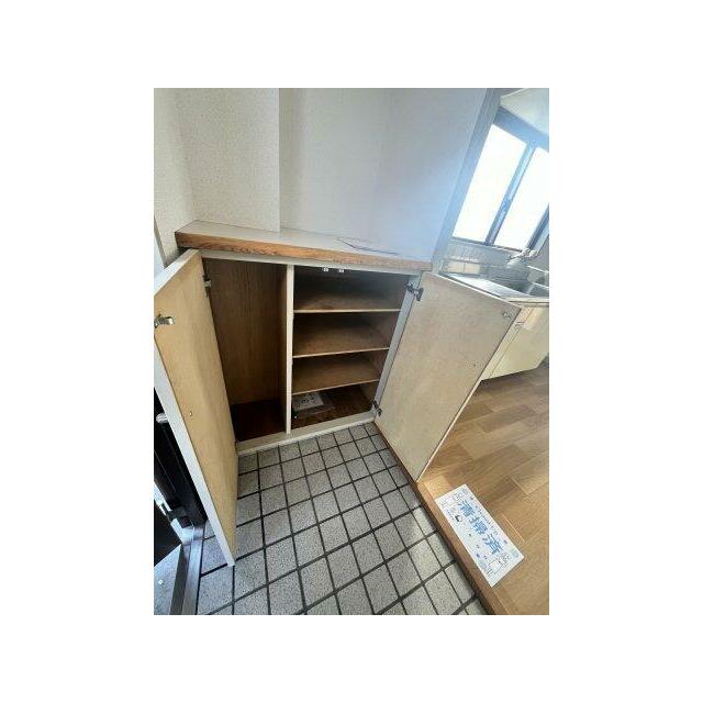 シューズボックス