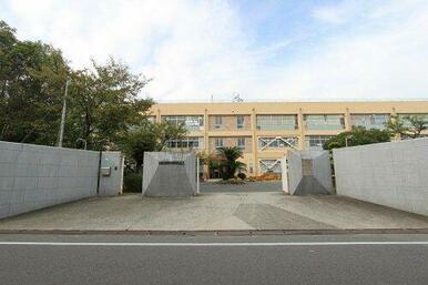 和泉市立鶴山台北小学校