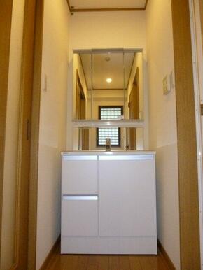 洗髪洗面化粧台