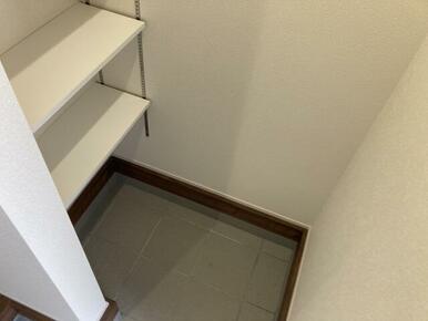 家の外と中をつなぐ要所だからすっきり心地よく整えたい（1号棟）