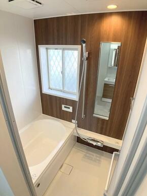 新品のユニットバス　清潔な浴室が一日の疲れを癒します