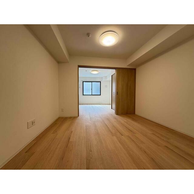 自由に家具を配置できる広々としたリビングです♪