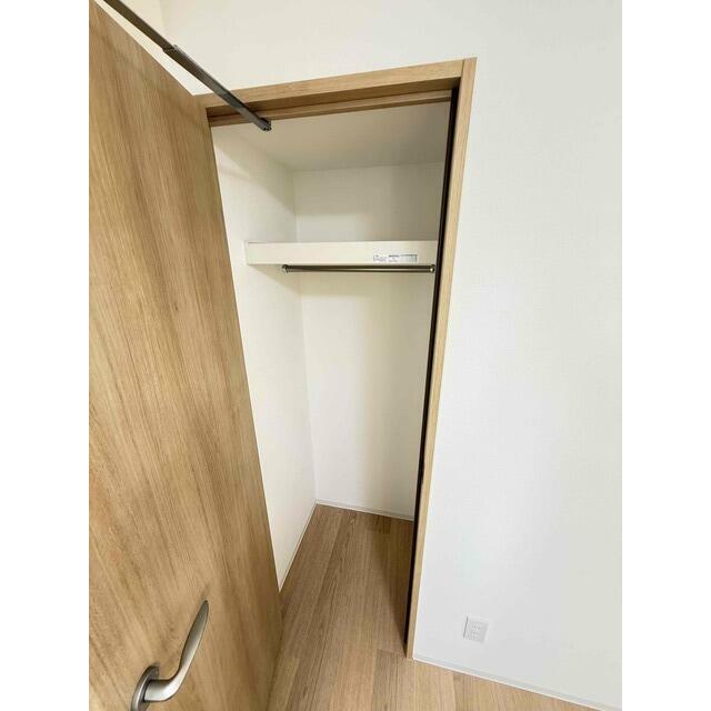 衣類や小物整理がラクラク♪高さのあるクローゼット！