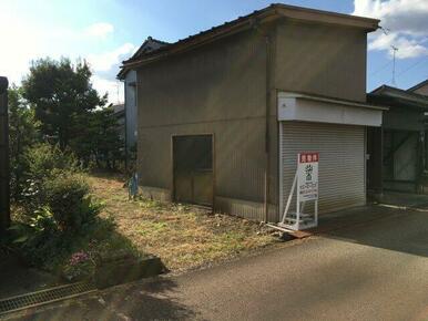 車庫あり。解体更地渡し