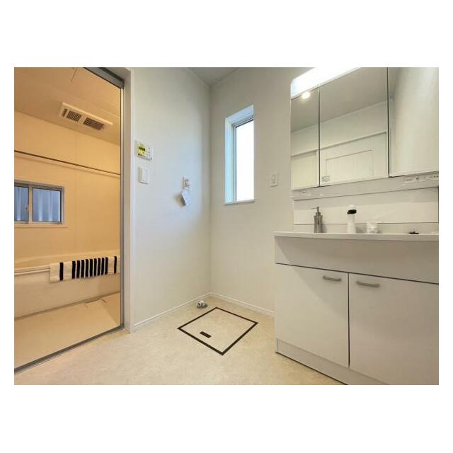 朝の準備・毎日の洗濯・帰宅後のお風呂と大活躍の洗面スペース＾＾