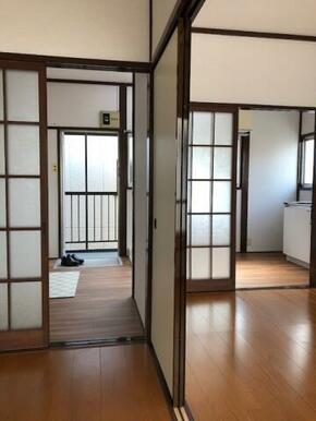 洋室4.5帖からキッチン