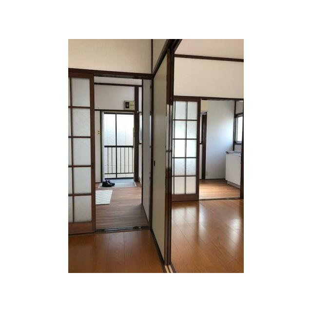洋室4.5帖からキッチン