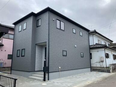 日を重ねるごとにこの佇まいに愛着が湧いてきそう（1号棟）