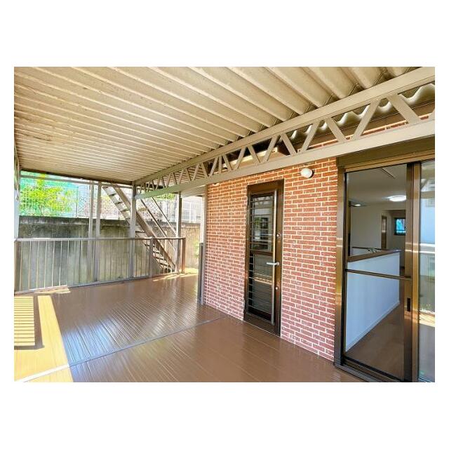 ウッドデッキの一階部分の様子です