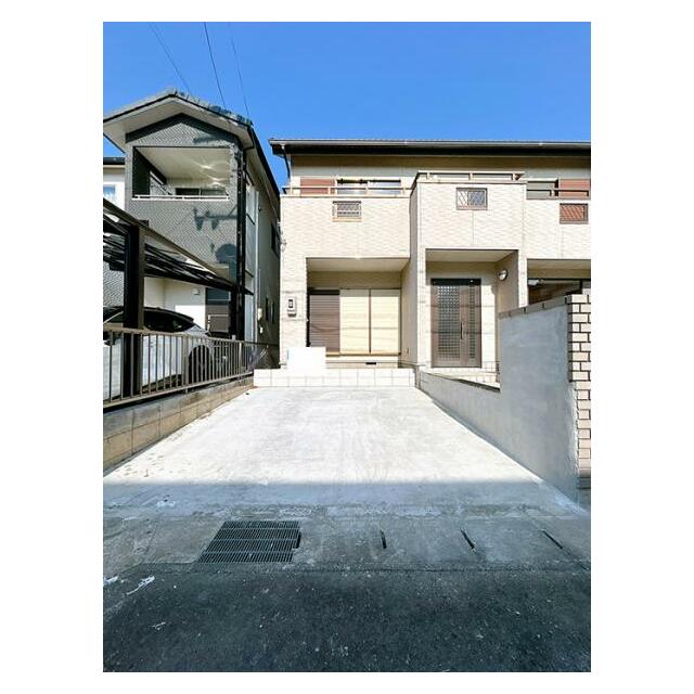 駐車場を1台分造成いたしました。