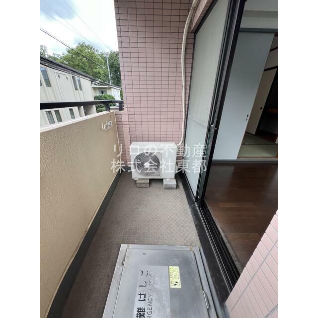 バルコニーがあるので洗濯物を太陽の下で干すことができます♪