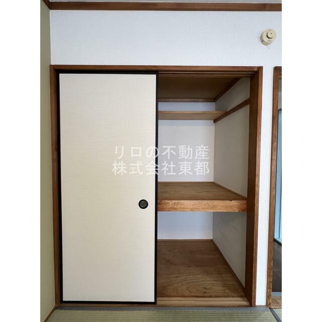 押入れタイプはお荷物が多い方も安心の収納力です☆
