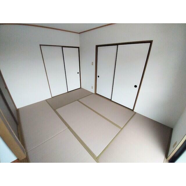 ★★南側、6帖の和室です♪★★
