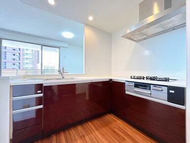 「キッチン」コンロ交換を行いました。L型の対面キッチンです。