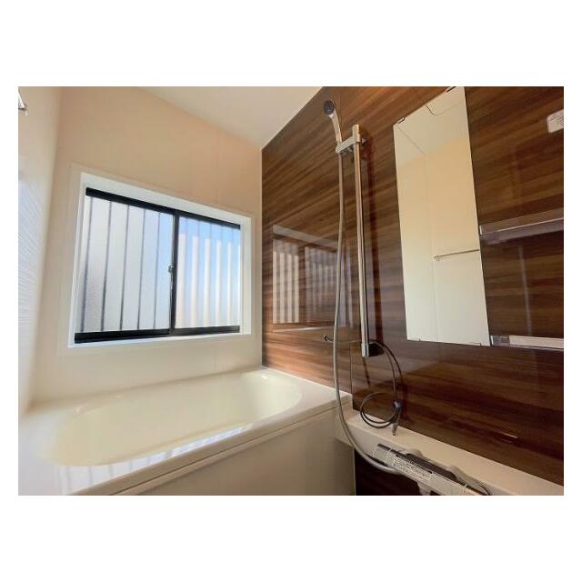 「浴室」新品に交換しております。