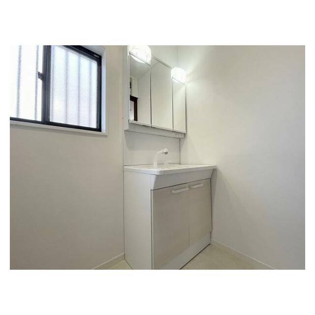 「洗面台」新品に交換しております。