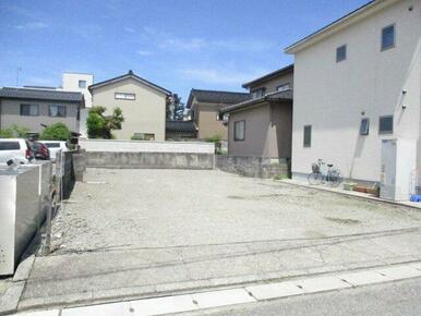更地で建築条件なしです！