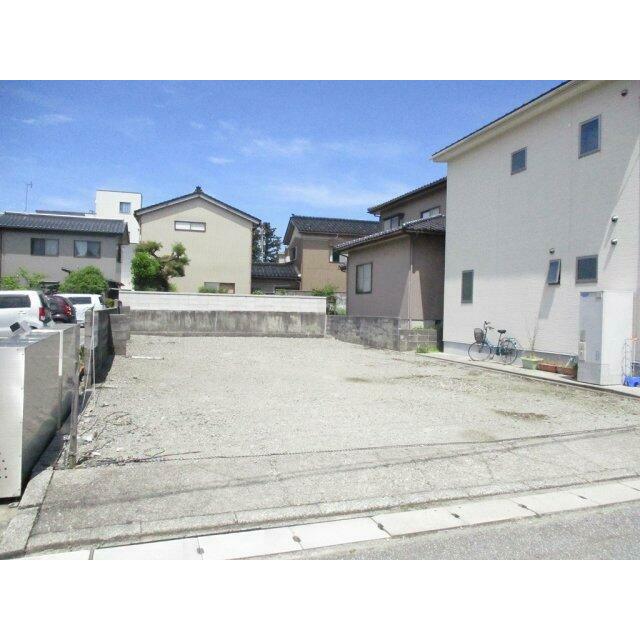 更地で建築条件なしです！