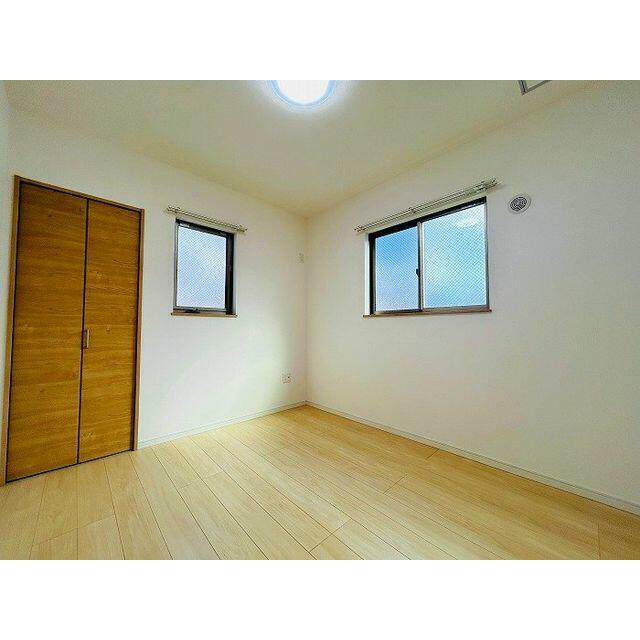 「２Ｆ北側洋室」約５．２帖のお部屋です。