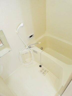 落ち着いた空間のお風呂です