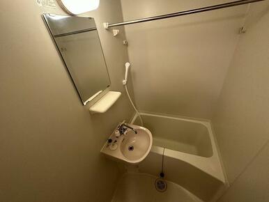 「同タイプの部屋の写真です」「現況優先」