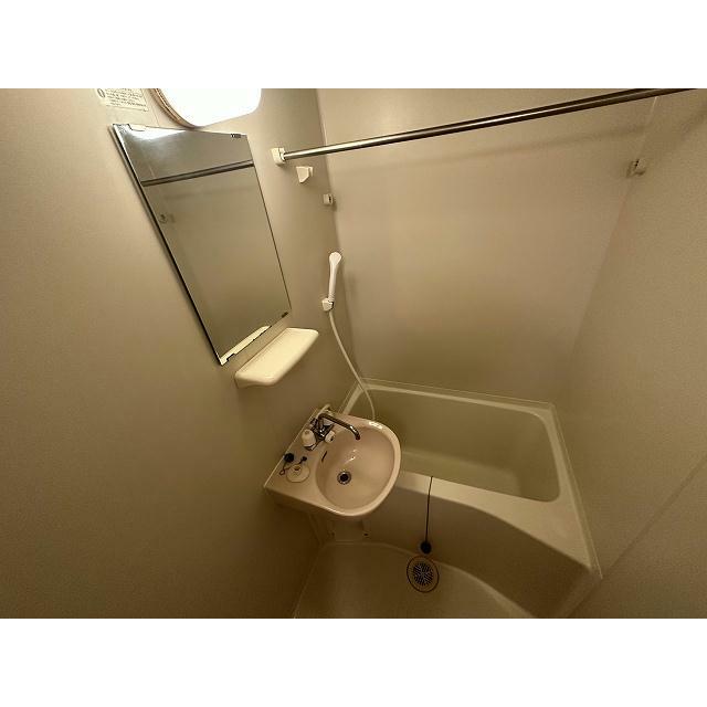「同タイプの部屋の写真です」「現況優先」
