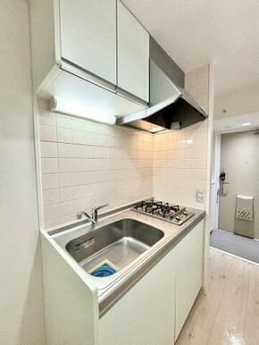 白い清潔感あるキッチン