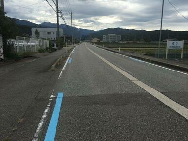 前面道路は融雪装置付き！