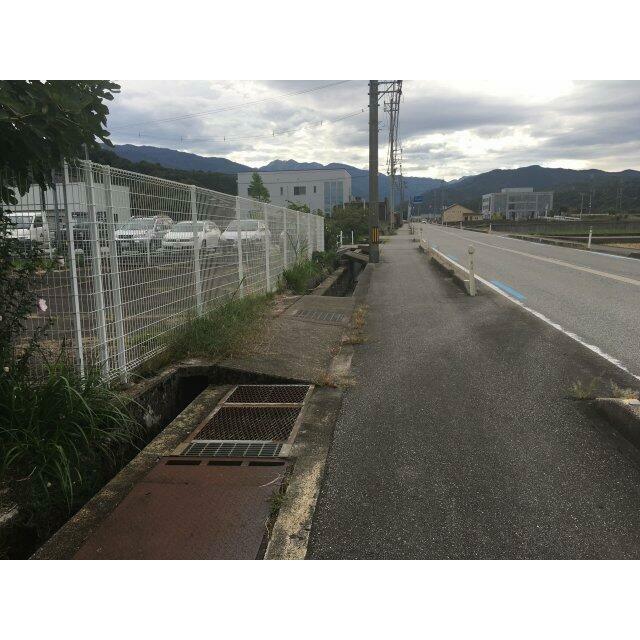 前面道路に歩道もあります！