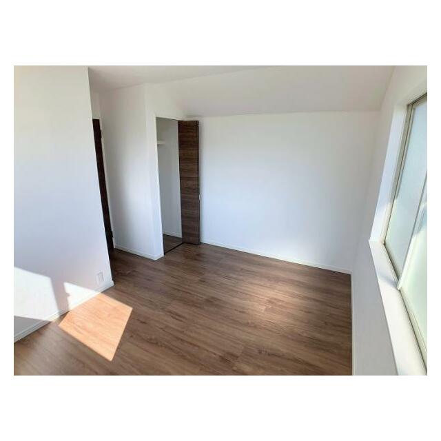 2階東側洋室　収納