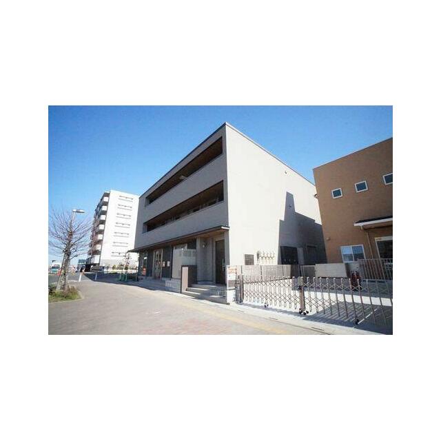 積水ハウス施工重量鉄骨造３階建てのマンション「シャーメゾン」です