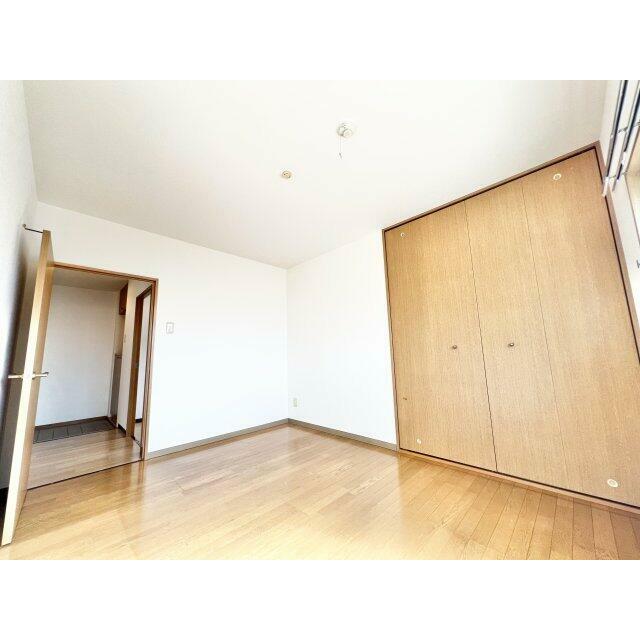 スタンダードな洋室です