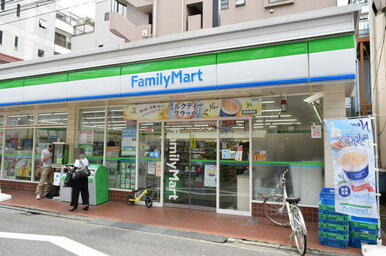 ファミリーマート新丸子駅西口店