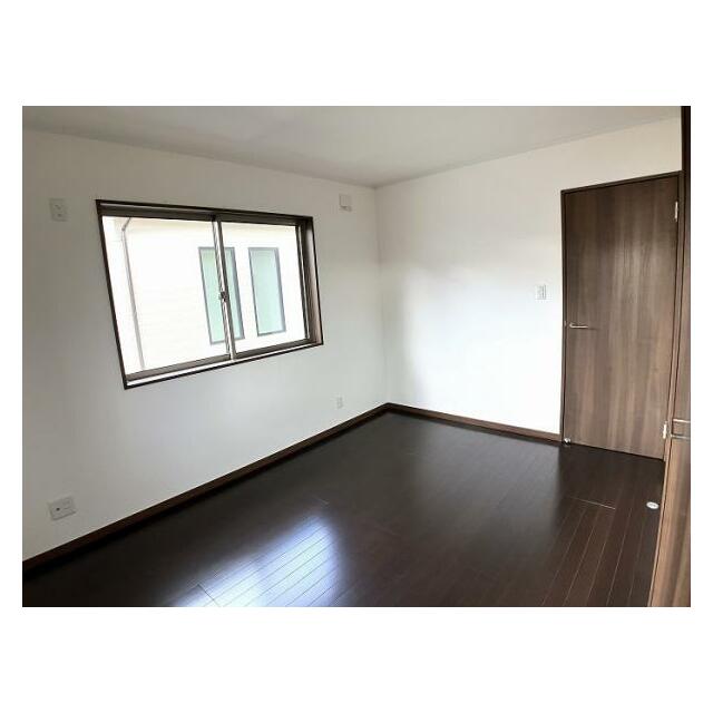 2階南西側洋室