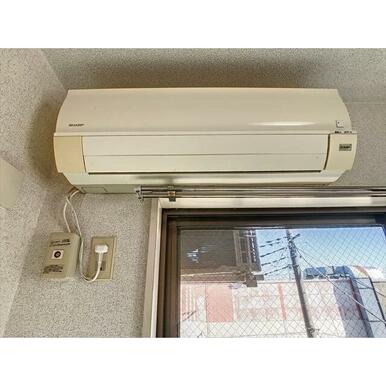 エアコン付きでつでも快適に過ごせます