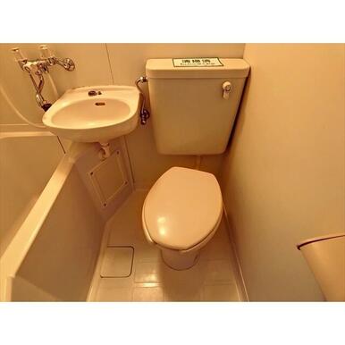 清潔感のあるトイレです