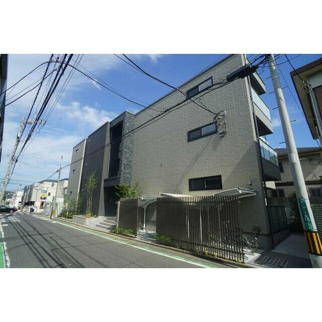 重厚感のある３階建てシャーメゾン。環境に配慮したＺＥＨ仕様のシャーメゾン。