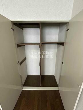 奥行のある収納付です！増えがちな荷物をもスッキリ収納できます☆