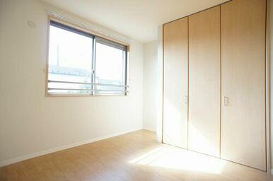 【南側洋室(1)】