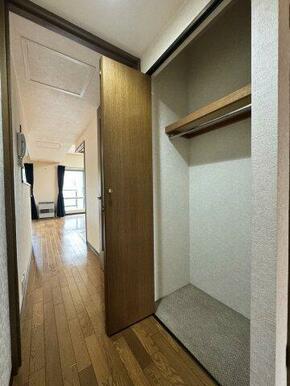 廊下収納もあります♪