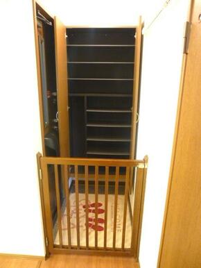 ※別室参考写真　ペット用の柵が付いています。